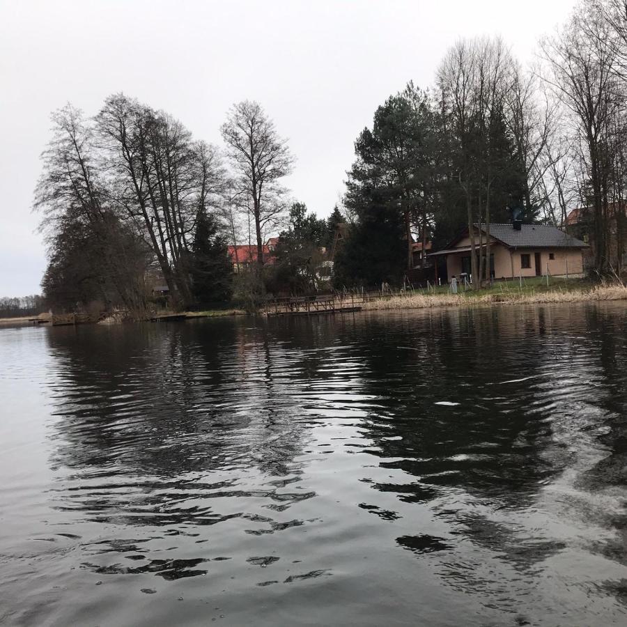 Urokliwy Domek Nad Brzegiem Jeziora Lubiatów Eksteriør billede