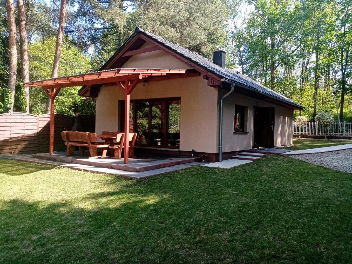 Urokliwy Domek Nad Brzegiem Jeziora Lubiatów Eksteriør billede