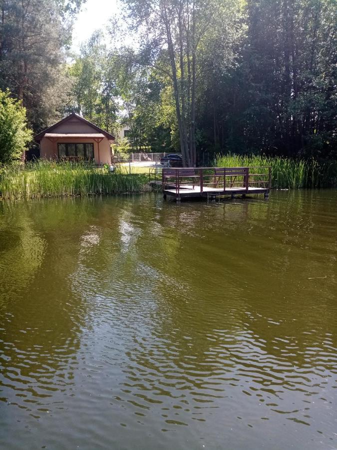 Urokliwy Domek Nad Brzegiem Jeziora Lubiatów Eksteriør billede